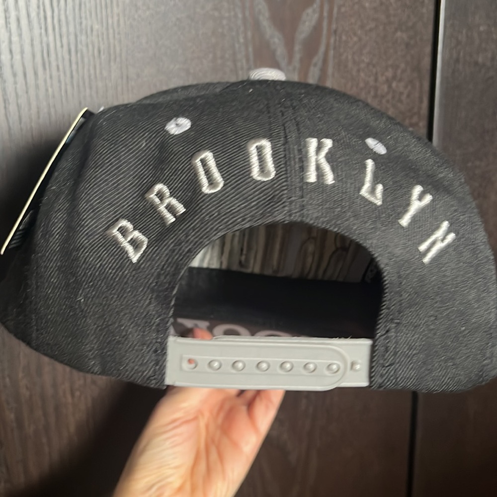 Brooklyn Cap - Picture 2 of 6